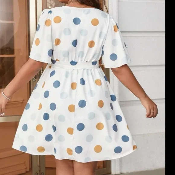 Boho Plus Size Polk Dot Butterfly Sleeve Mini Dress - Picture 5 of 9